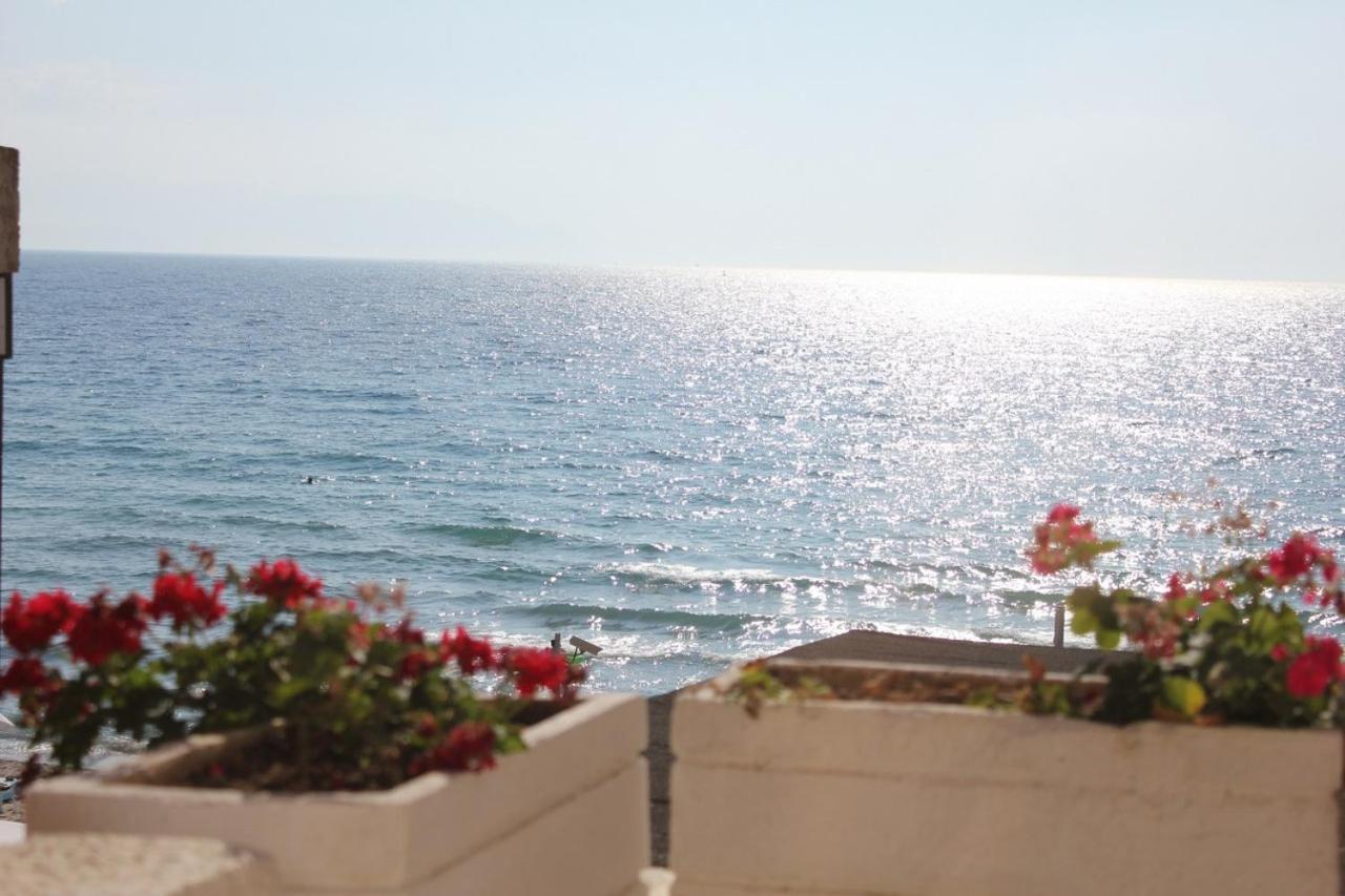 Ladies Beach Hotel كوشاداسيه المظهر الخارجي الصورة